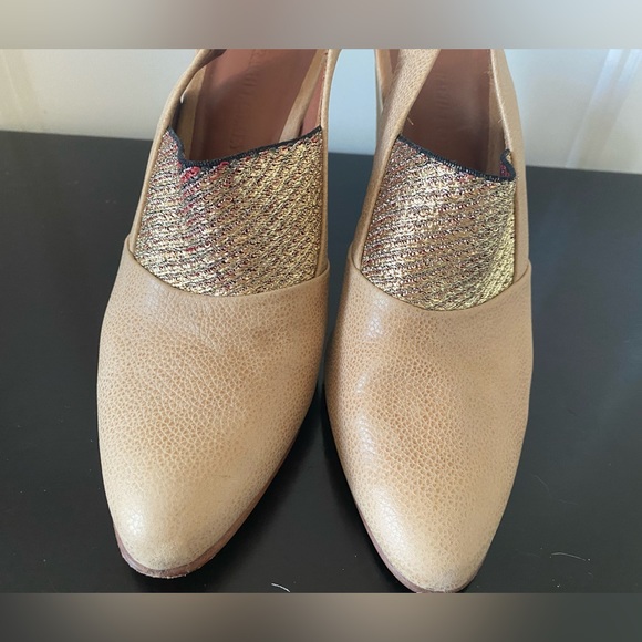 RACHEL COMEY size 8 tan leather sling backs with wooden heels. - Picture 4 of 7